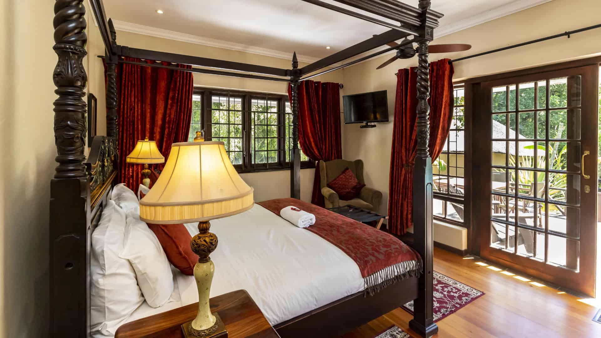 Home fish eagle manor room amber