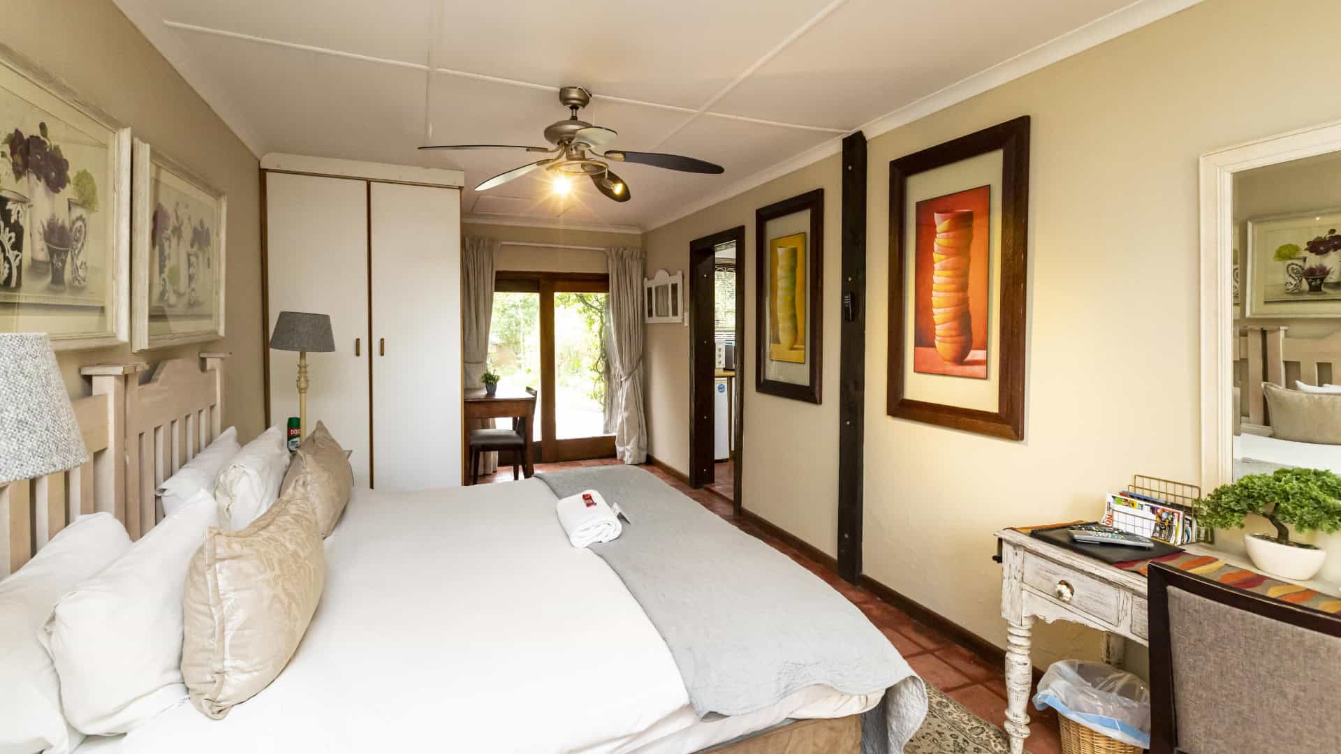 Home fish eagle manor room amber
