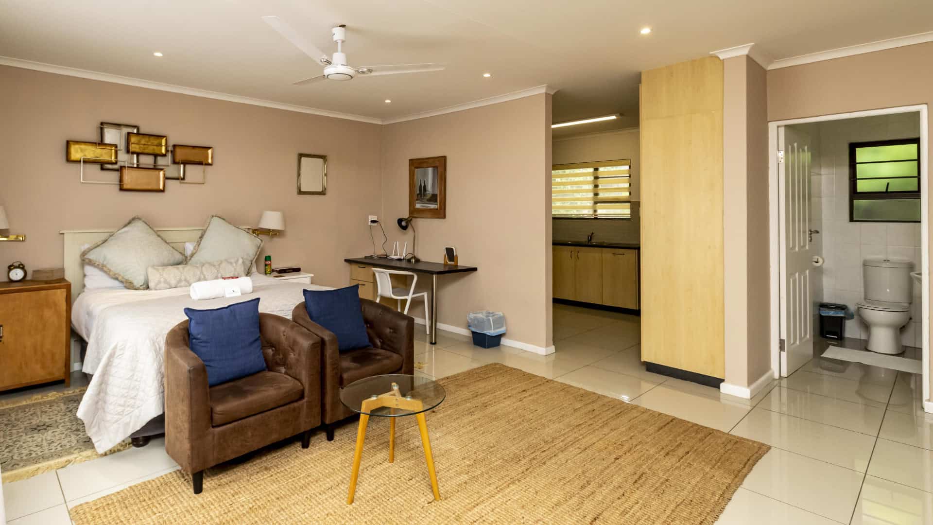 Home fish eagle manor room amber