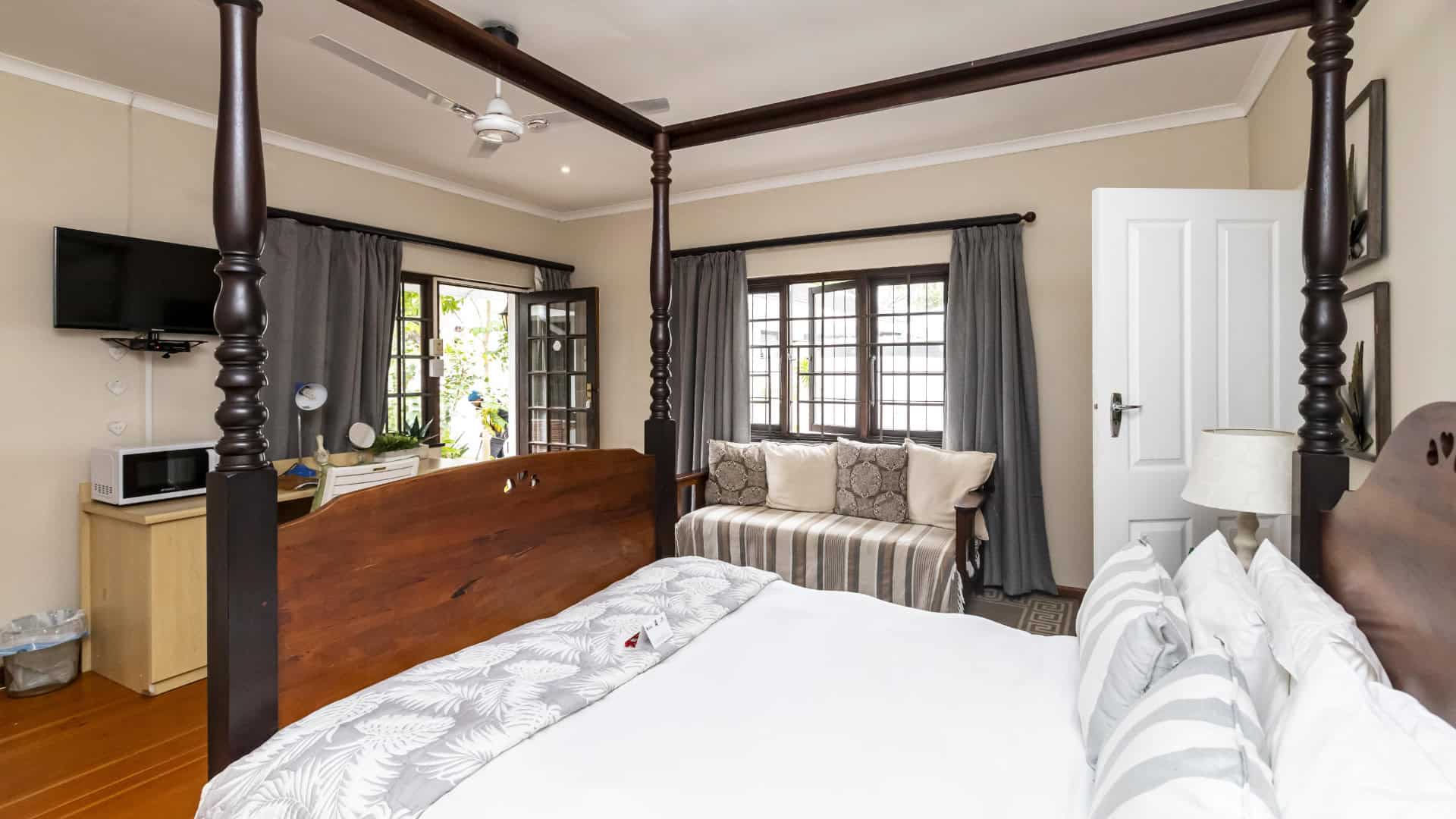 Home fish eagle manor room amber